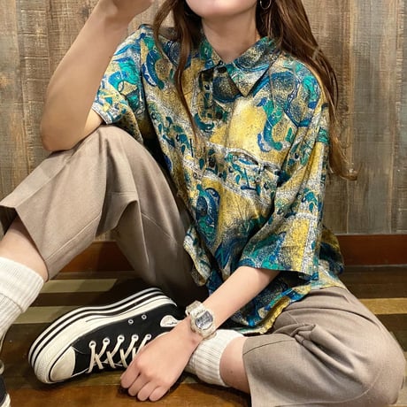レーヨン柄シャツ