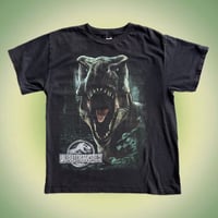 JURASSIC WORLD ティラノサウルスTシャツ