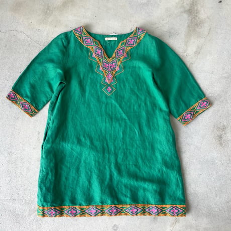 Vネック刺繍チュニック