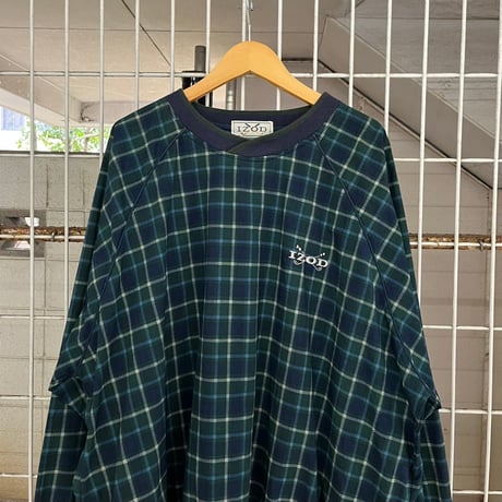 IZOD ナイロンプルオーバー