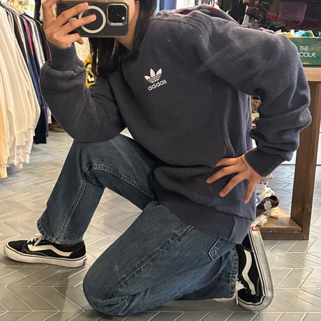 adidas ワンポイントスウェット