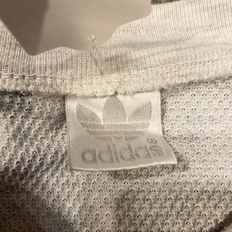 adidas パターンビッグTシャツ