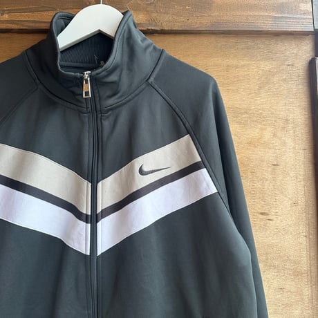 NIKE トラックジャケット