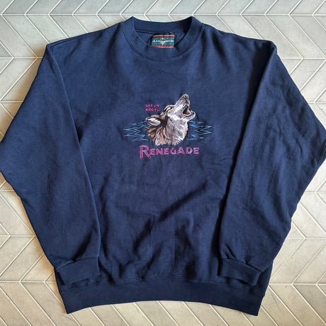 オオカミ刺繍スウェット