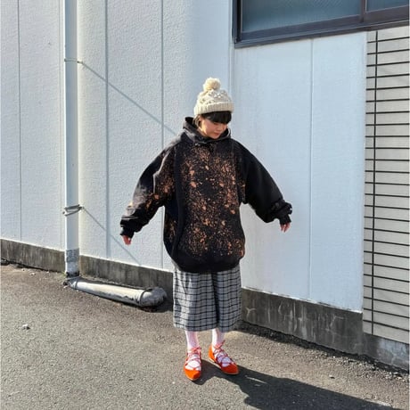 Champion ブリーチ加工ワンポイント刺繍フーディー