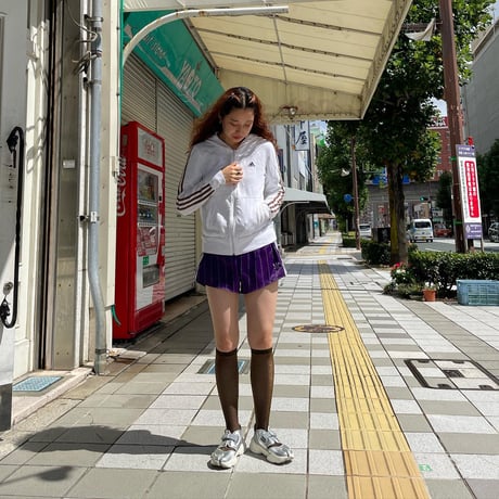 adidas サイドラインジップフーディー