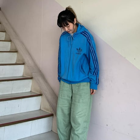 adidasジャージフーディ