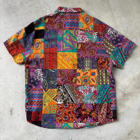 パッチワーク風総柄シャツ