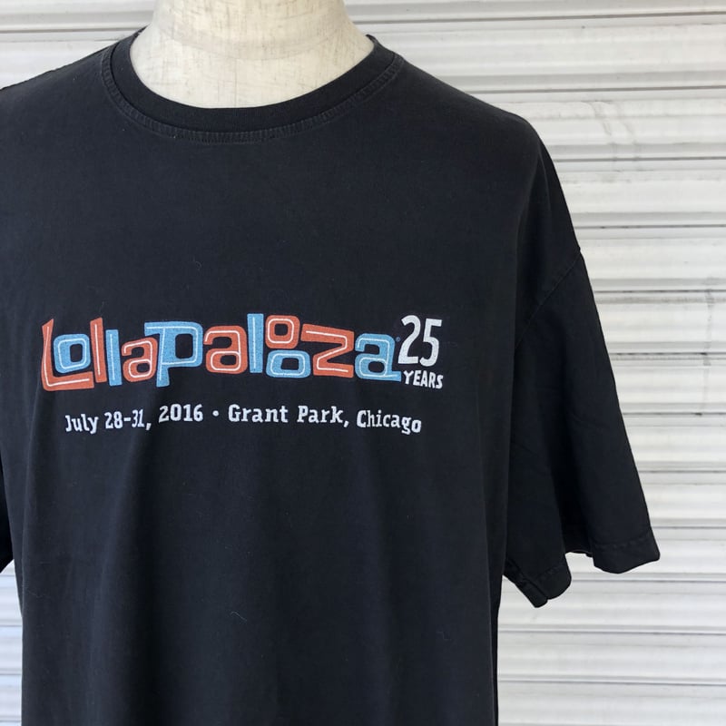 Lollapalooza2025 TシャツMサイズ 2025 lineup tee is available now 🤝 Preorder your own at the