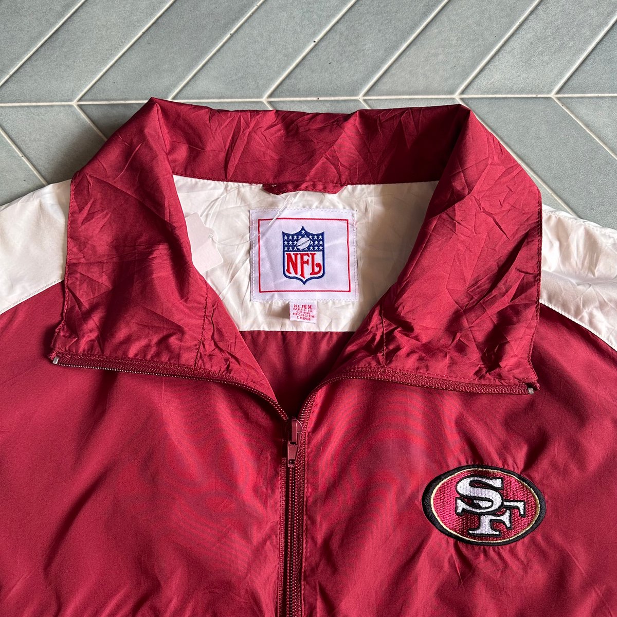 貴重！！ NFL HEAT SFロゴ フード付きジャケット 古着 fit=scale-down,w=1200