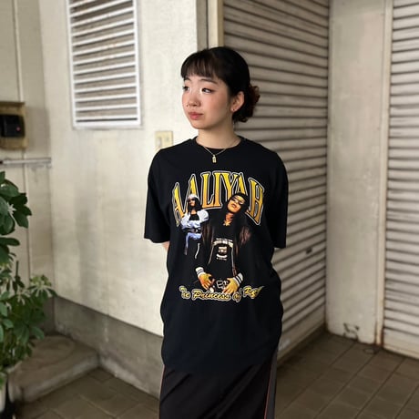 AALIYAH プリントTシャツ