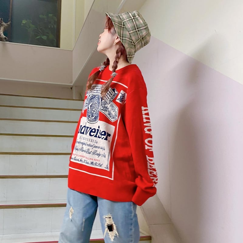 Budweiser ロゴプリント ニットセーター 赤 Budweiser ロゴプリント ニットセーター 赤