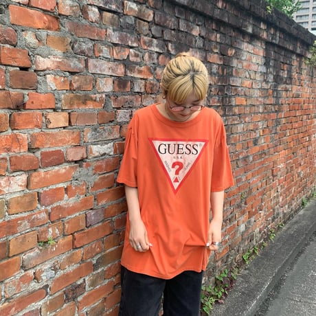 GUESSロゴTシャツ
