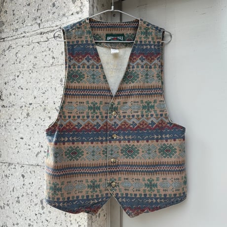 AMERICAN EAGLE 総柄ベスト