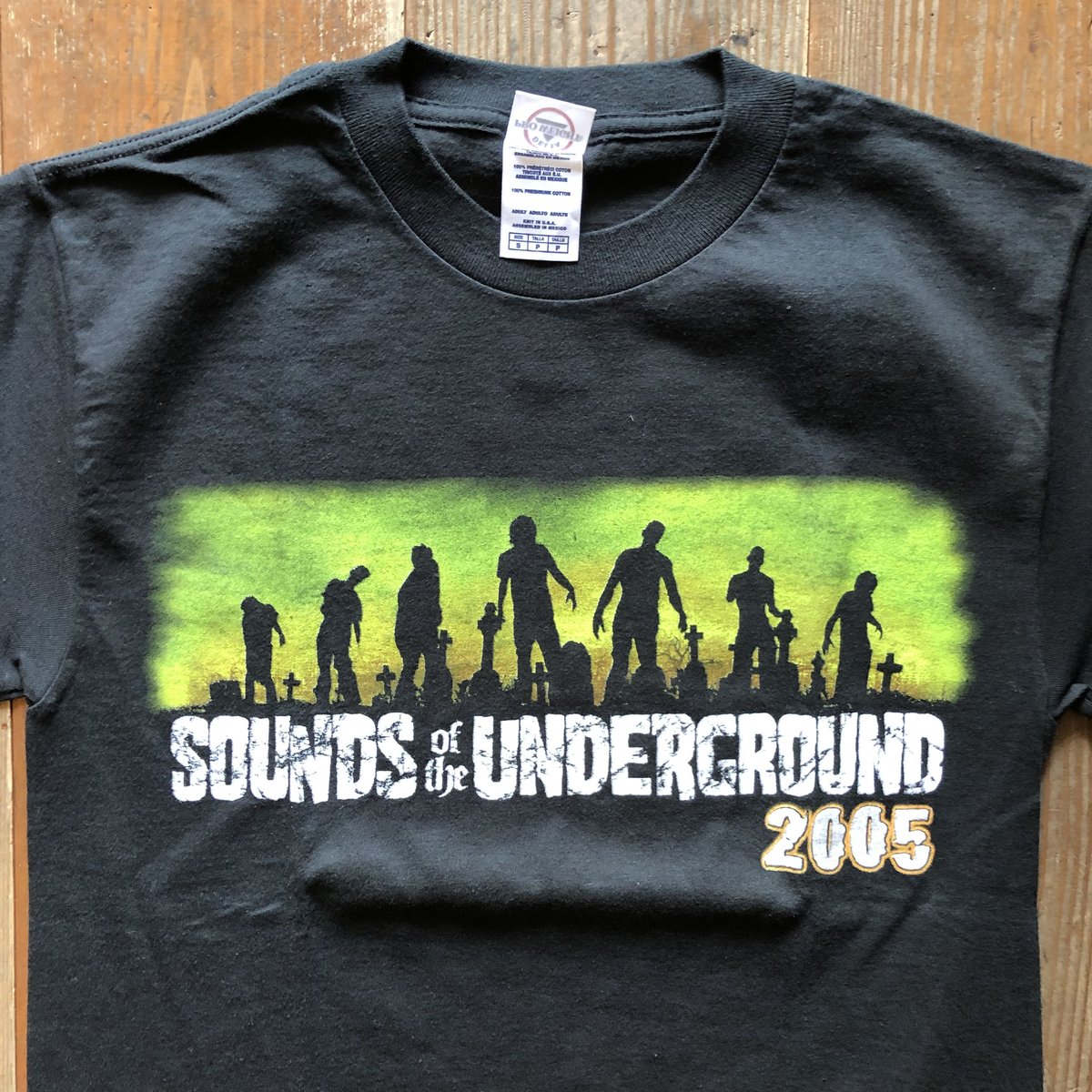 【am-fm equipment】SEEING SOUNDS VOL. 1 TEE プリントTシャツ SOUNDS OF THE UNDERGROUND 2005 イベントTシャツ | CUSTO