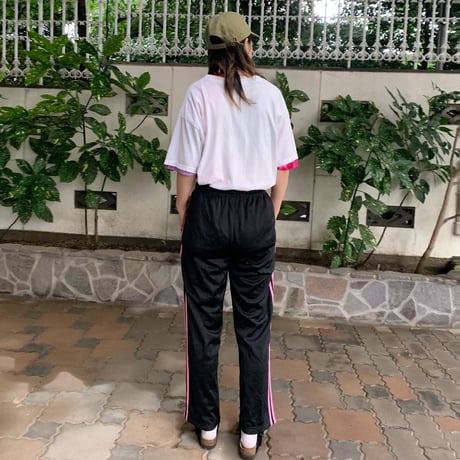 adidasオリジナルトラックパンツ