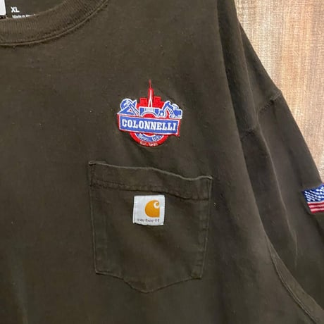 carhartt 胸ポケットワッペンロンT