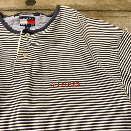 TOMMY HILFIGERヘンリーネックボーダーTシャツ
