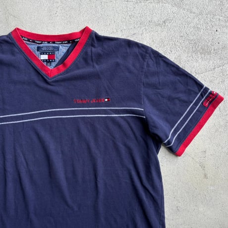 Tommy Jeans VネックTシャツ