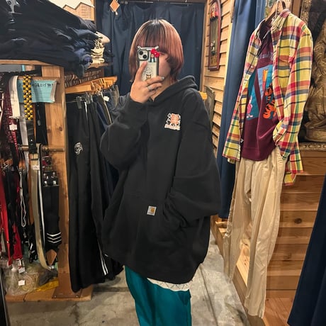 Carhartt アニマルプリントフーディー