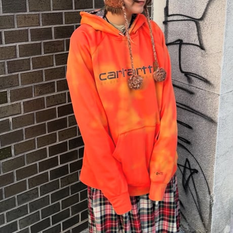 Carhartt ブリーチ加工フーディー