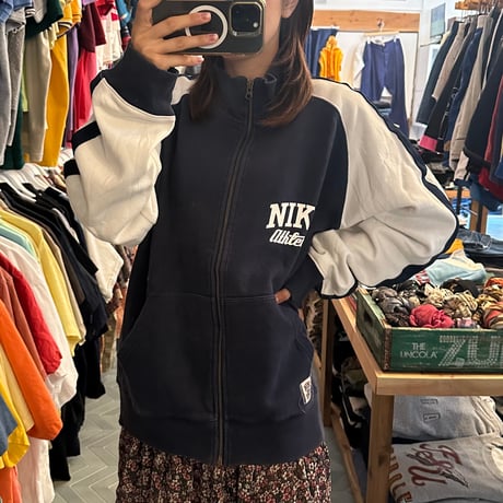 NIKE フルジップスウェット