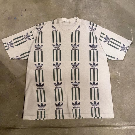 adidas パターンビッグTシャツ