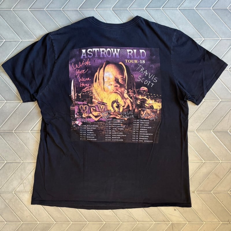 TRAVIS SCOTT 両面プリントツアーTシャツ | CUSTOM FEVER TRAVIS SCOTT 両面プリントツアーTシャツ | CUSTOM FEVER