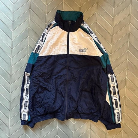 PUMAナイロンジャケット