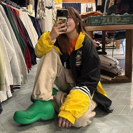 adidasナイロンジャケット