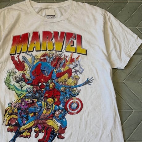 MARVEL キャラ集合Tシャツ