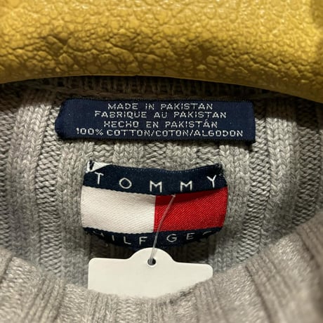 TOMMYリブ編みタートルネックニット