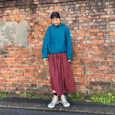 ハイネックざっくり編みニット