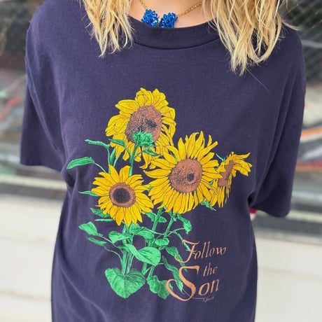 DELTA ひまわりプリントTシャツ