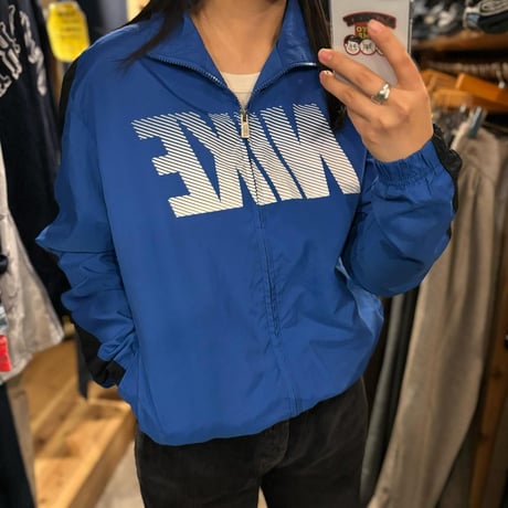NIKEロゴナイロンジャケット
