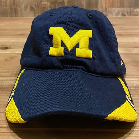 adidas MICHIGAN キャップ