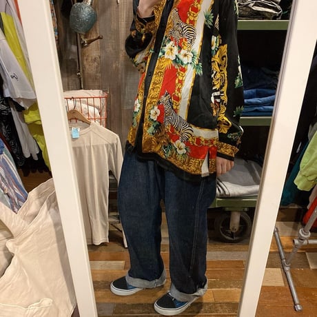 シルク柄シャツ