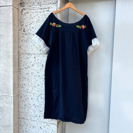 フリル付きメキシカンワンピース