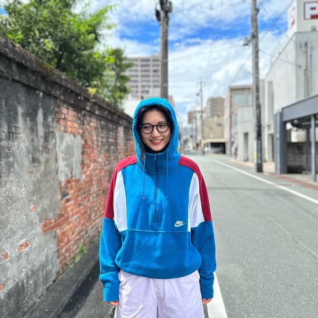 NIKEハイネックハーフジップパーカー