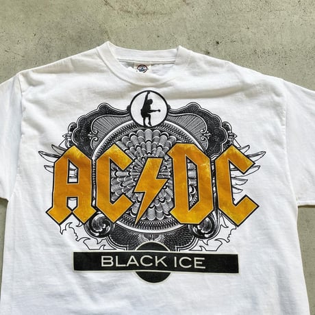AC/DCプリントTシャツ