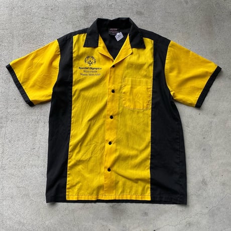 イエローボーリングシャツ