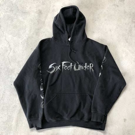 Six Feet Under袖プリント入りフーディ
