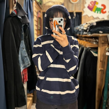 CHAPSヘンリーネックフーディ