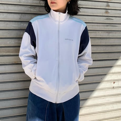 adidasトラックジャケット