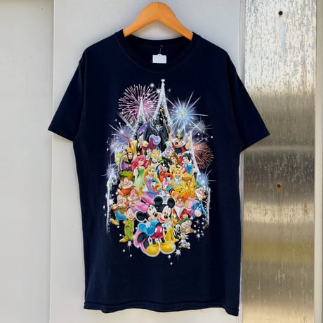 ディズニーキャラクター集合Tシャツ