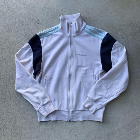 adidasトラックジャケット