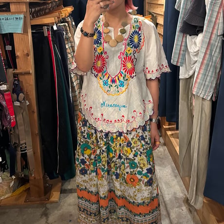 メキシコ刺繍フリルブラウス