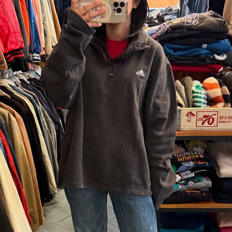 adidas ハーフジップスウェット
