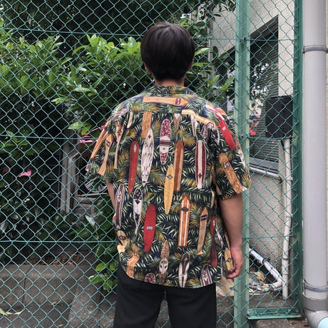 ハワイ製サーフボード 総柄シャツ
