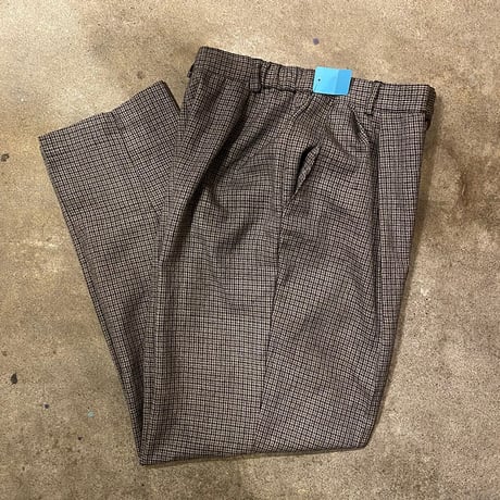 カナダ製スラックス